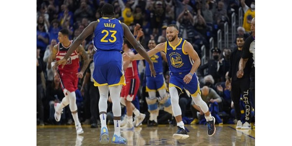 Stephen Curry on korvaamaton pelaaja Golden State Warriorsille